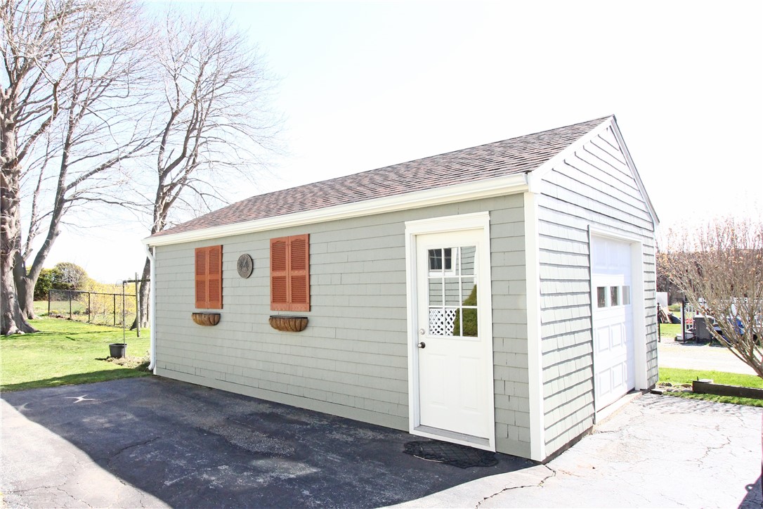 481 Oliphant Lane Middletown, RI 02842 - Photo 9 of 45