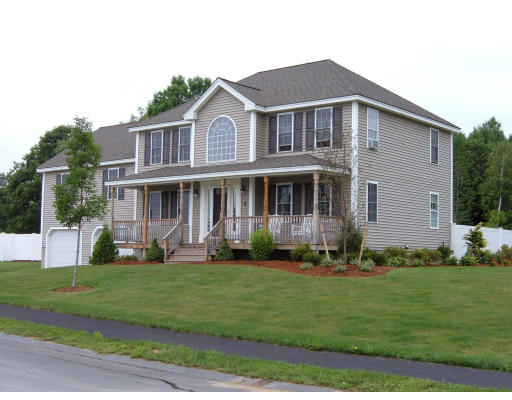 2 William Circle Rutland, MA 01543 - Photo 1 of 1 a front view of a house with a yard