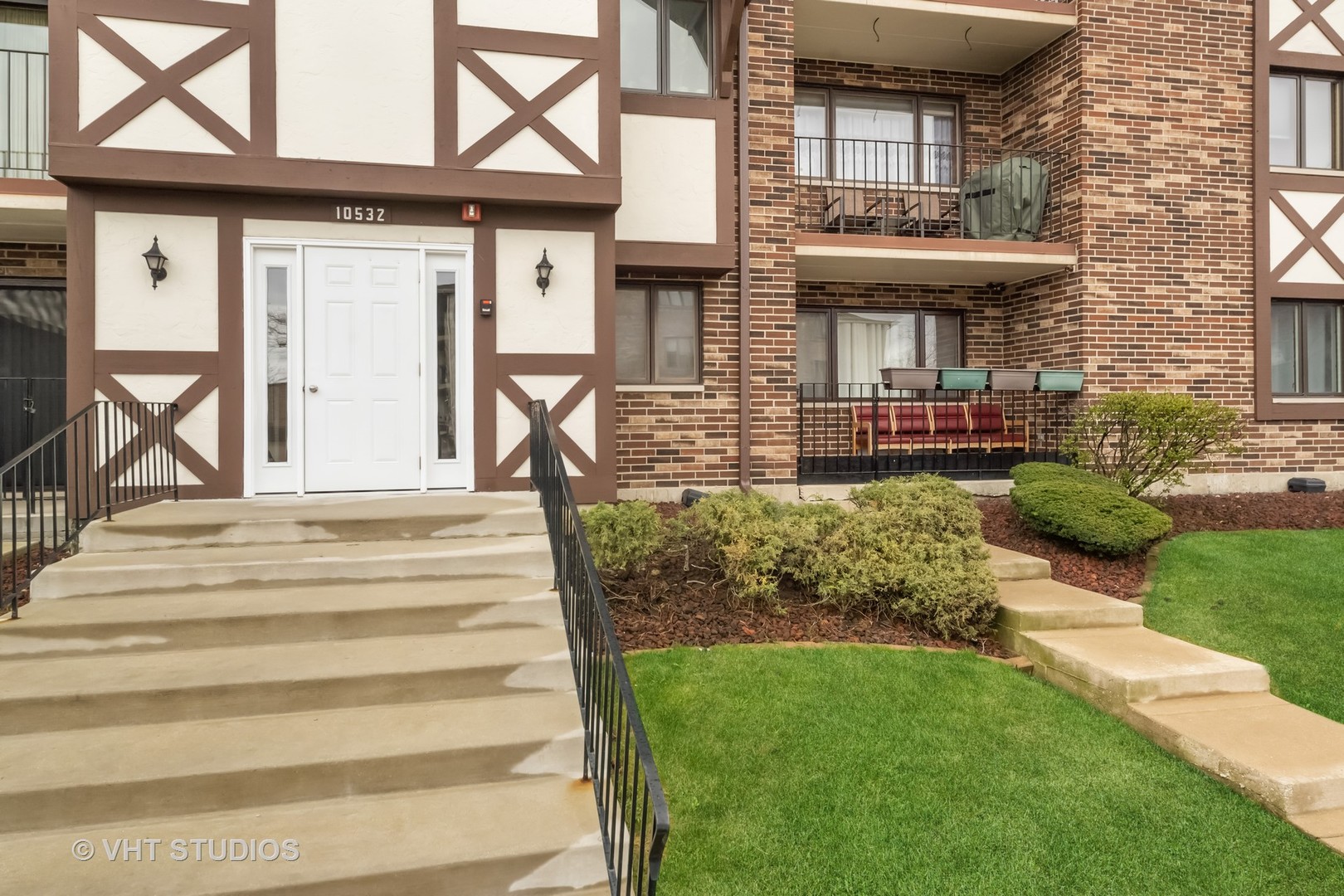 10532 Ridge Cove Drive, Unit 16A Chicago Ridge, IL 60415 - Photo 3 of 15 Gallery Image 3
