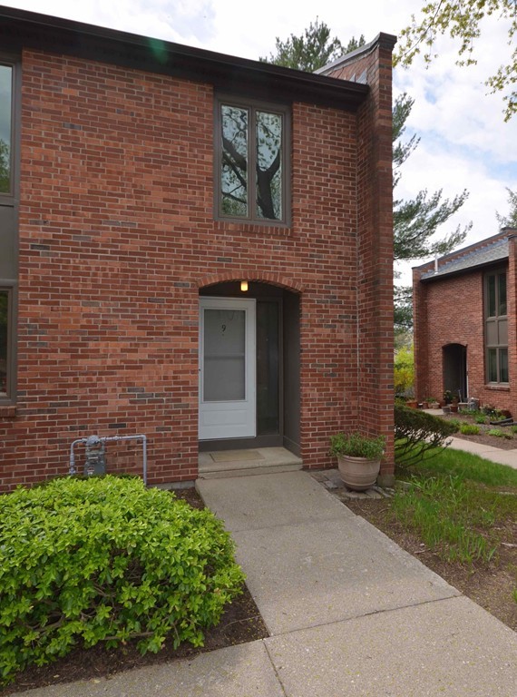9 Sutton Court, Unit 9 Amherst, MA 01002 - Photo 1 of 20 Gallery Image 1