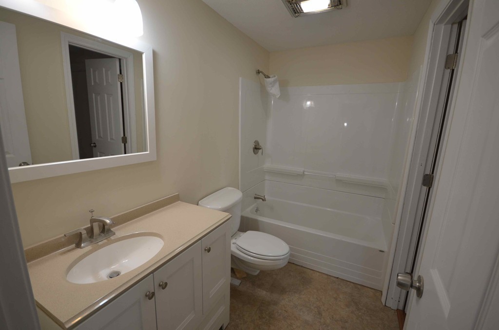 9 Sutton Court, Unit 9 Amherst, MA 01002 - Photo 11 of 20 Gallery Image 11