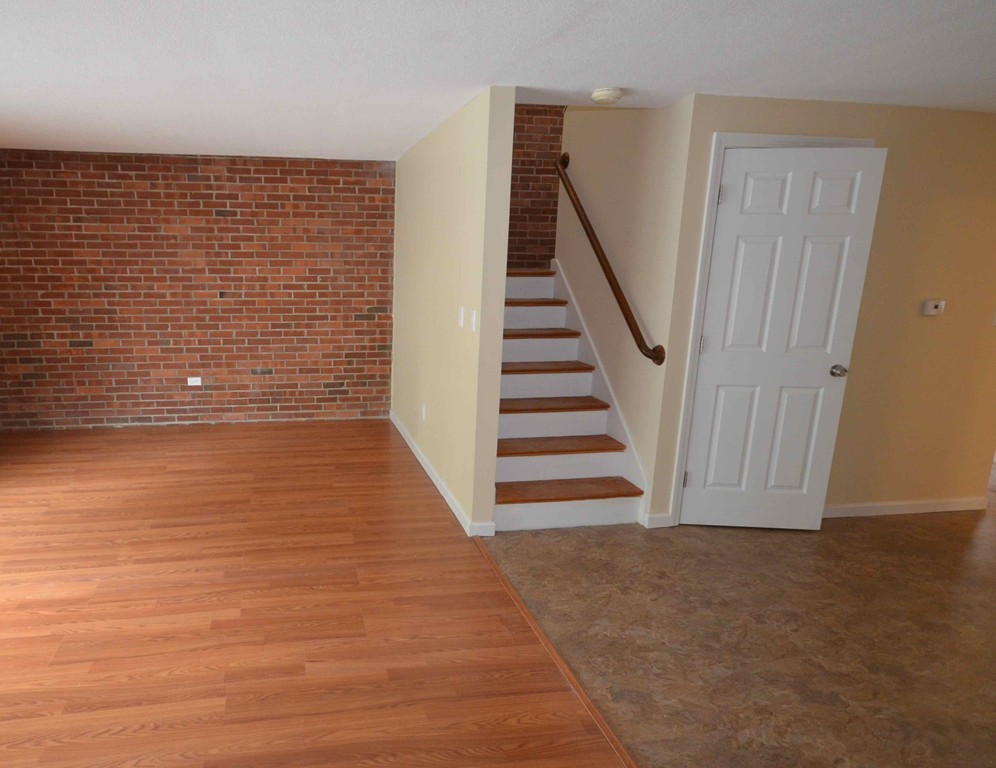 9 Sutton Court, Unit 9 Amherst, MA 01002 - Photo 3 of 20 Gallery Image 3
