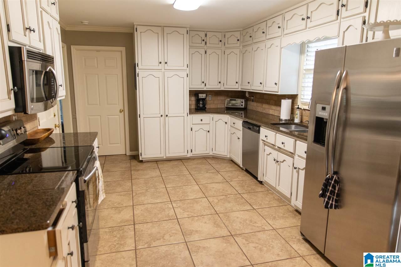 119 Woodward Road Trussville, AL 35173 - Photo 5 of 33