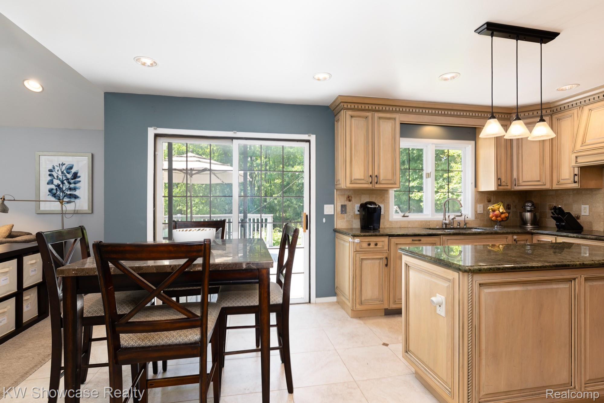 2332 Hiller Road West Bloomfield, MI 48324 - Photo 13 of 43 2332 Hiller Rd-13.jpg