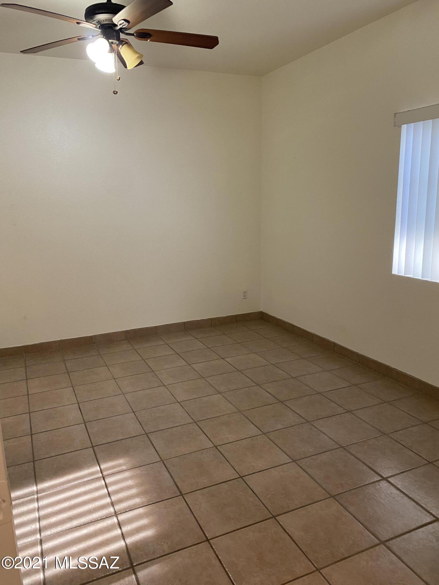 1200 East River Road, Unit D42 Tucson, AZ 85718 - Photo 4 of 19