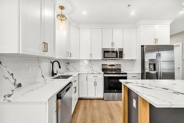 $649,900 | 441 Washington Street, Unit 301, Dedham, MA 02026