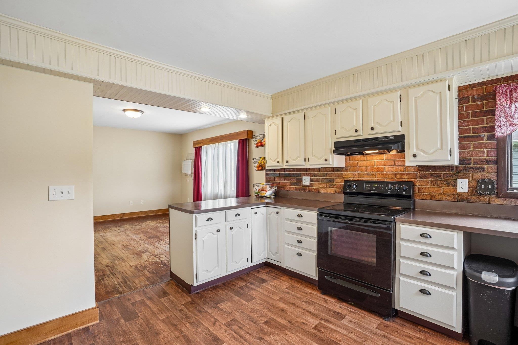 513 Waterloo Street Columbus, WI 53925 - Photo 9 of 28