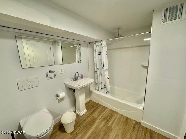 3067 Northgate Road Lake Ariel, PA 18436 - Photo 35 of 79 a bathroom with a sink toilet and shower