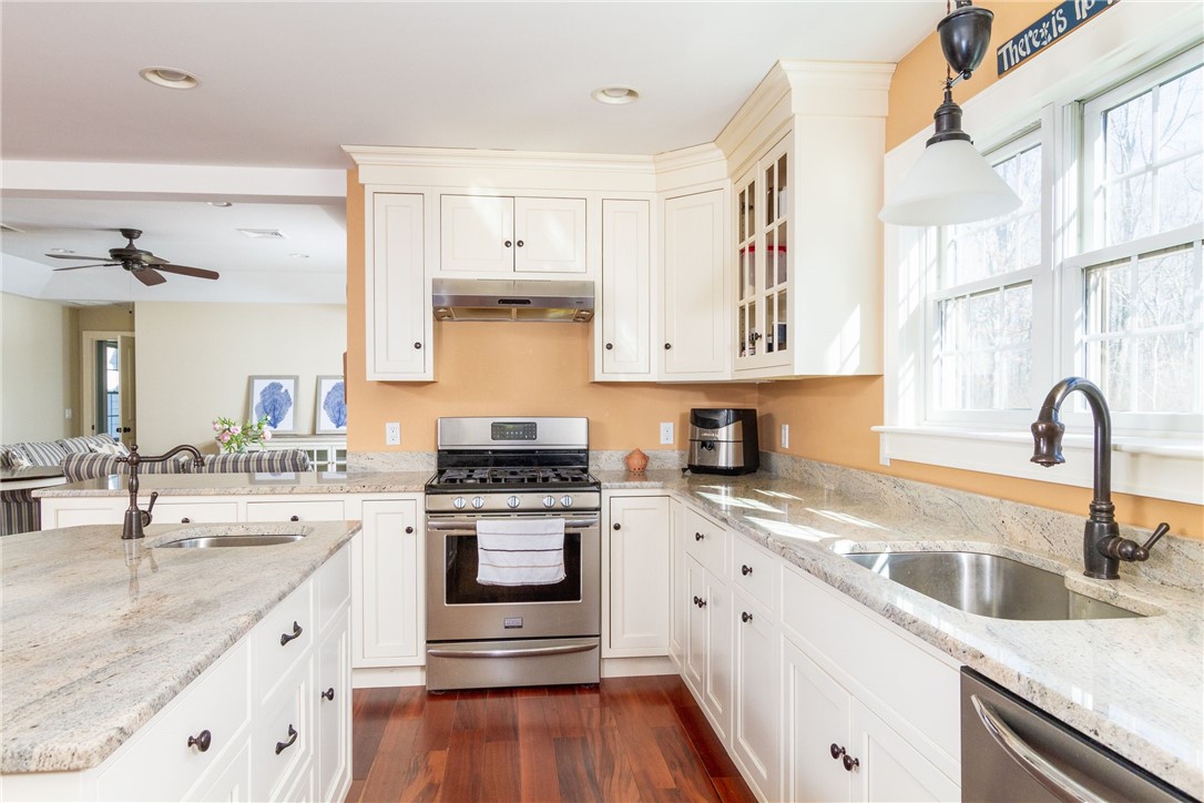 750 Gilbert Stuart Road North Kingstown, RI 02874 - Photo 12 of 44 Kitchen