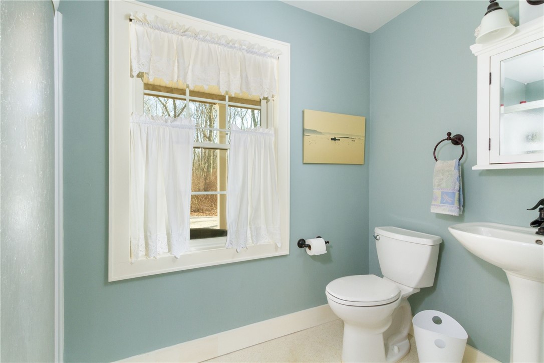 750 Gilbert Stuart Road North Kingstown, RI 02874 - Photo 42 of 44 First-floor bathroom