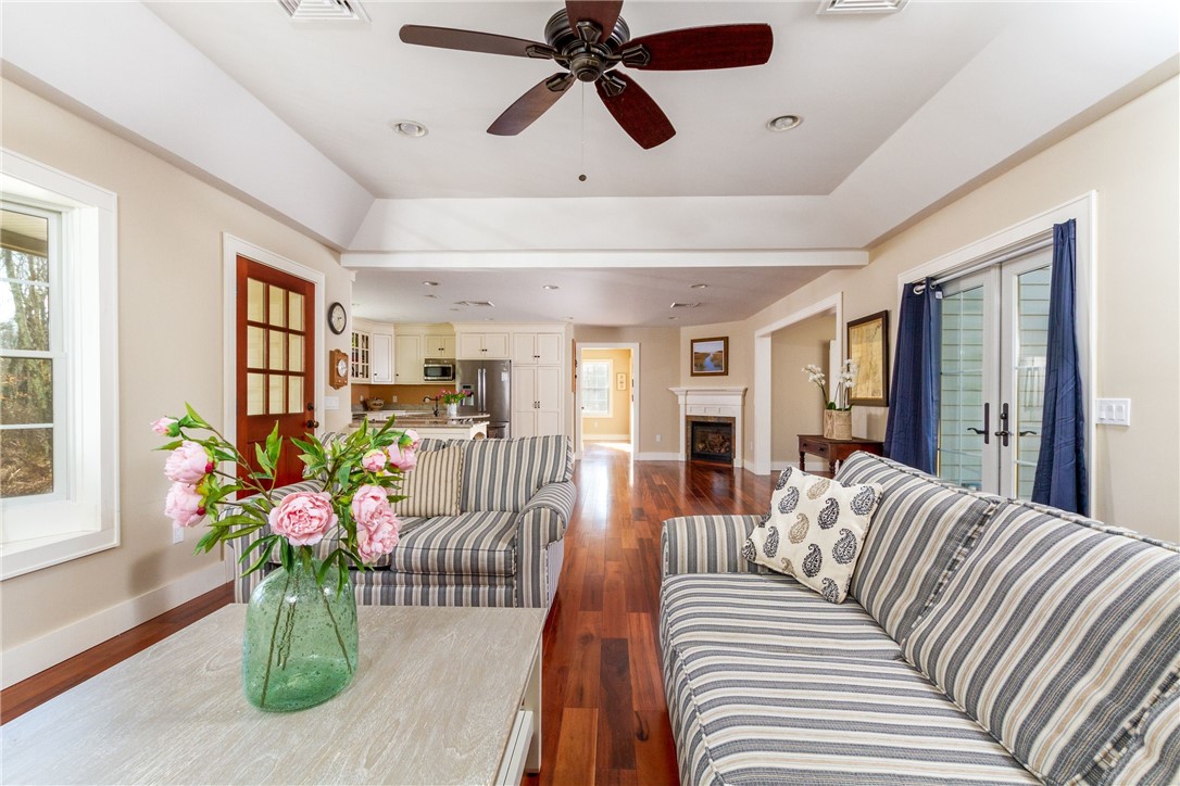 750 Gilbert Stuart Road North Kingstown, RI 02874 - Photo 7 of 44 Family Room