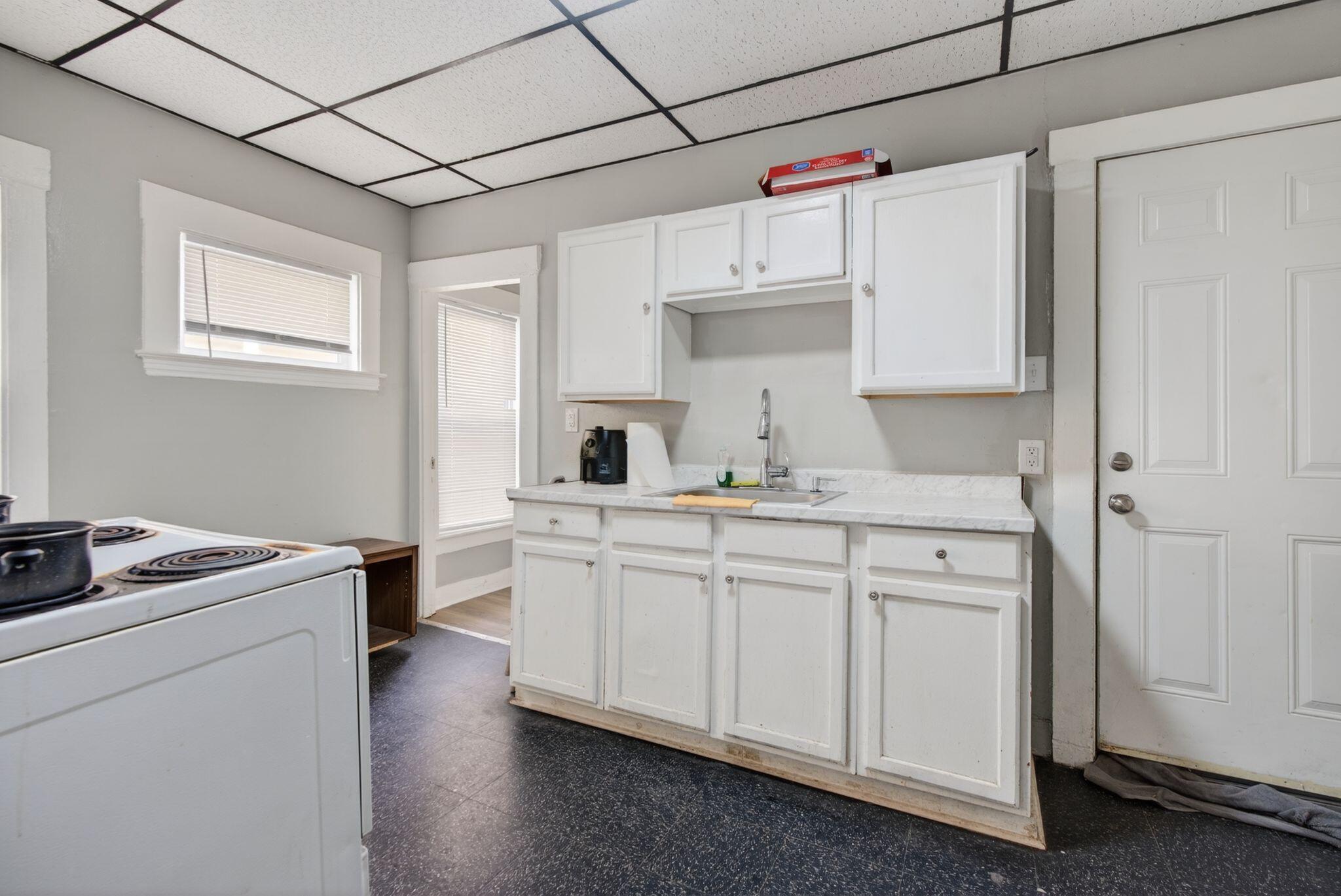 153 Pine Street Lewiston, ME 04240 - Photo 23 of 38 Unit 1 Kitchen