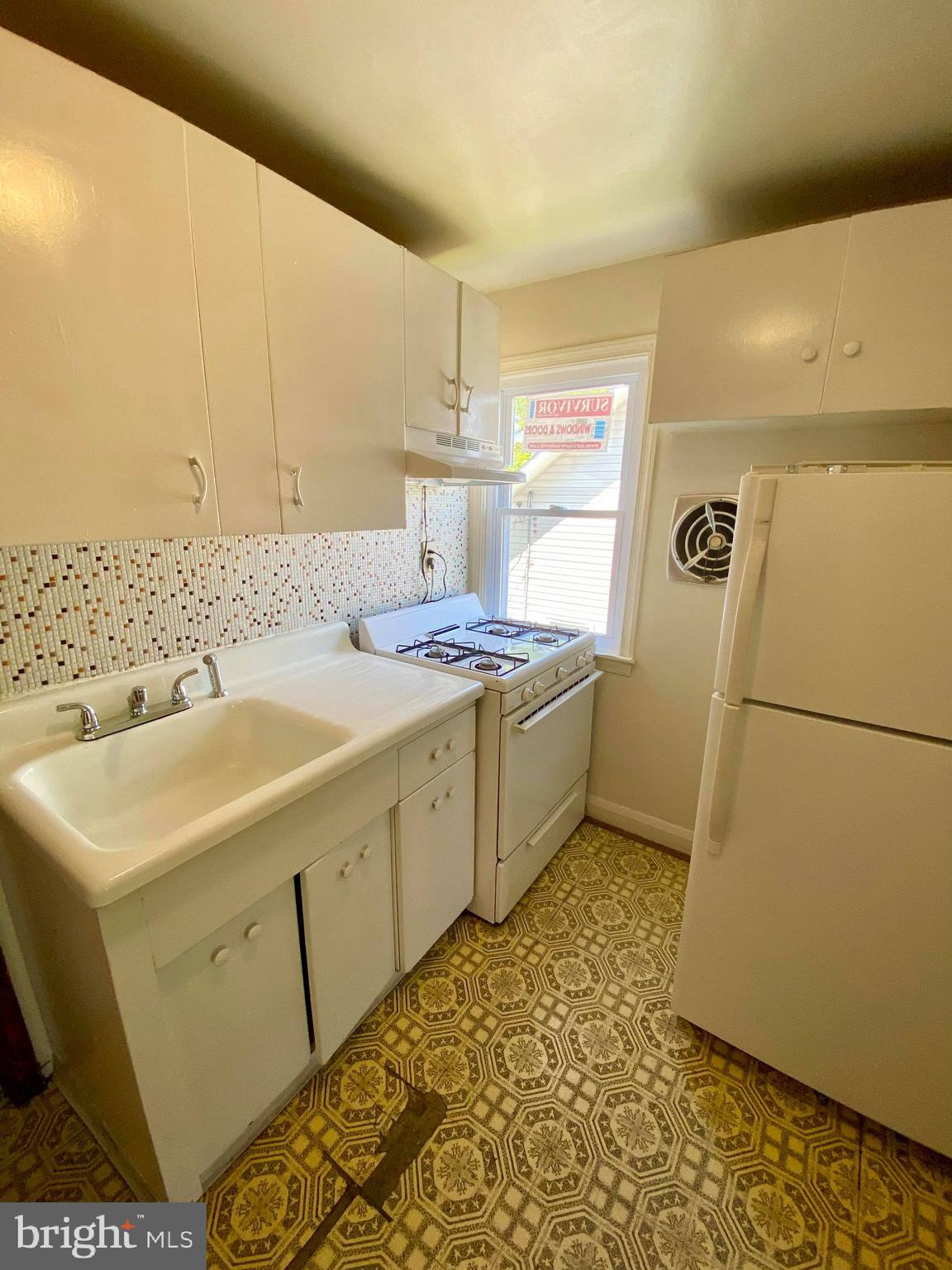 4003 Ridgecroft Road, Unit 2 Baltimore, MD 21206 - Photo 6 of 8