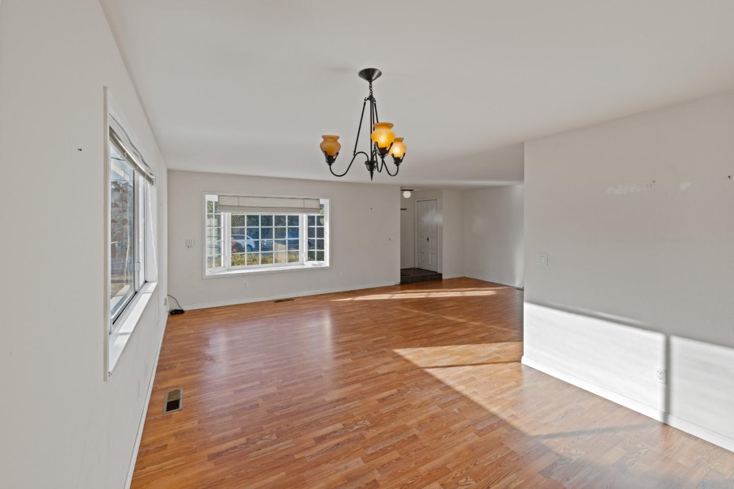 821 Cedar Street Pacific Grove, CA 93950 - Photo 7 of 25