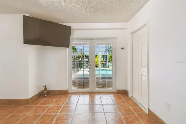 $1,075,000 | 10104 Sandpiper Road East, Bradenton, FL 34209