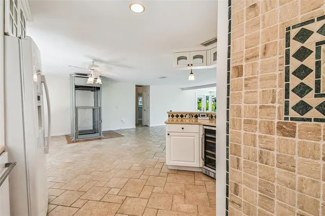 $1,075,000 | 10104 Sandpiper Road East, Bradenton, FL 34209