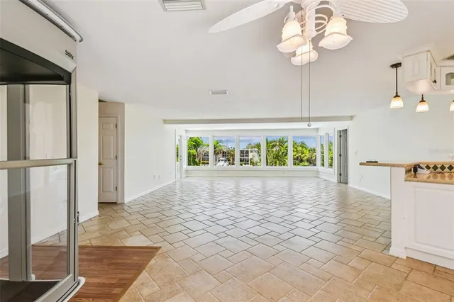 $1,075,000 | 10104 Sandpiper Road East, Bradenton, FL 34209