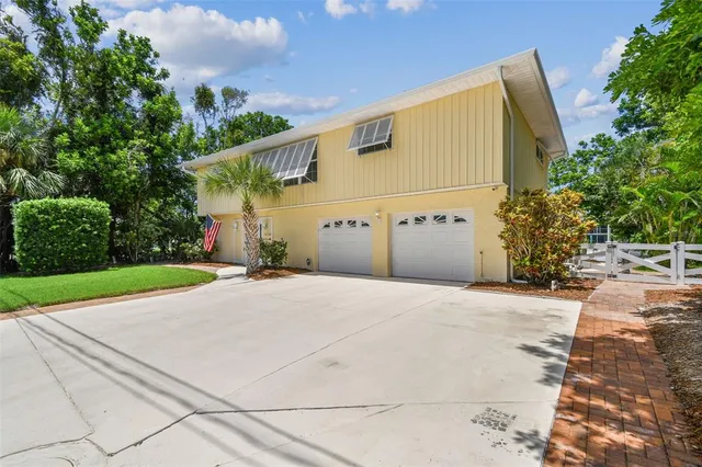 $1,075,000 | 10104 Sandpiper Road East, Bradenton, FL 34209