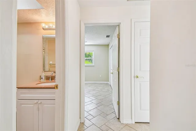 $1,075,000 | 10104 Sandpiper Road East, Bradenton, FL 34209