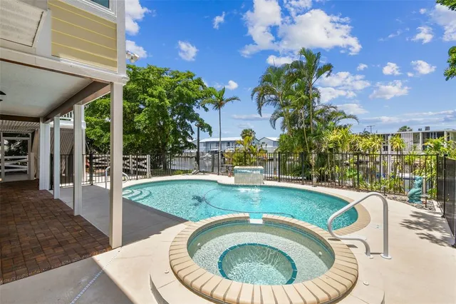 $1,075,000 | 10104 Sandpiper Road East, Bradenton, FL 34209