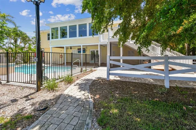 $1,075,000 | 10104 Sandpiper Road East, Bradenton, FL 34209