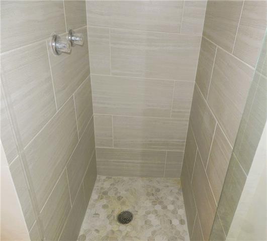 2016 Prytania Street, Unit A New Orleans, LA 70130 - Photo 8 of 13
