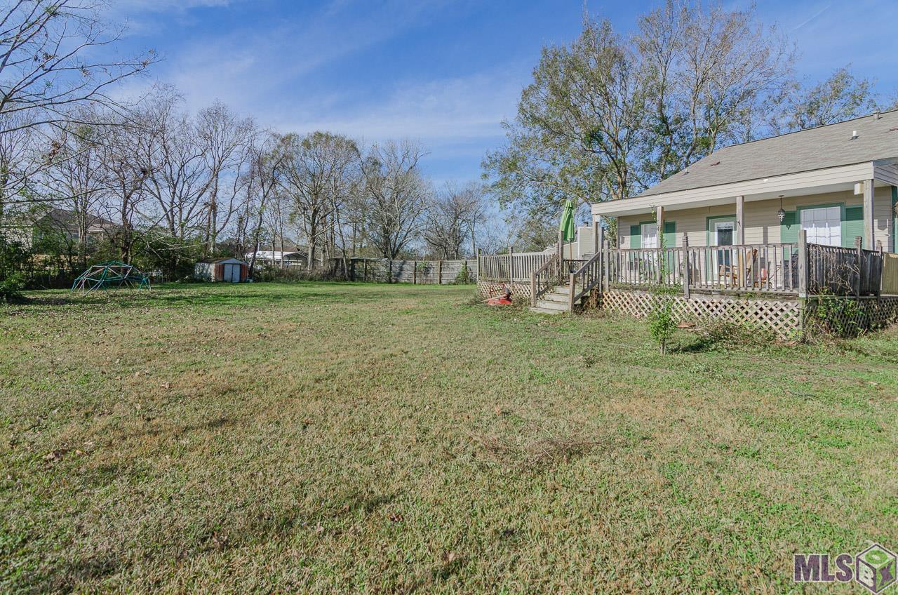 15464 Point Breton Avenue Baton Rouge, LA 70817 - Photo 5 of 25 Huge Back Yard