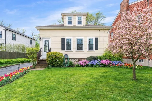 $695,000 | 222 Windsor Avenue, Swampscott, MA 01907