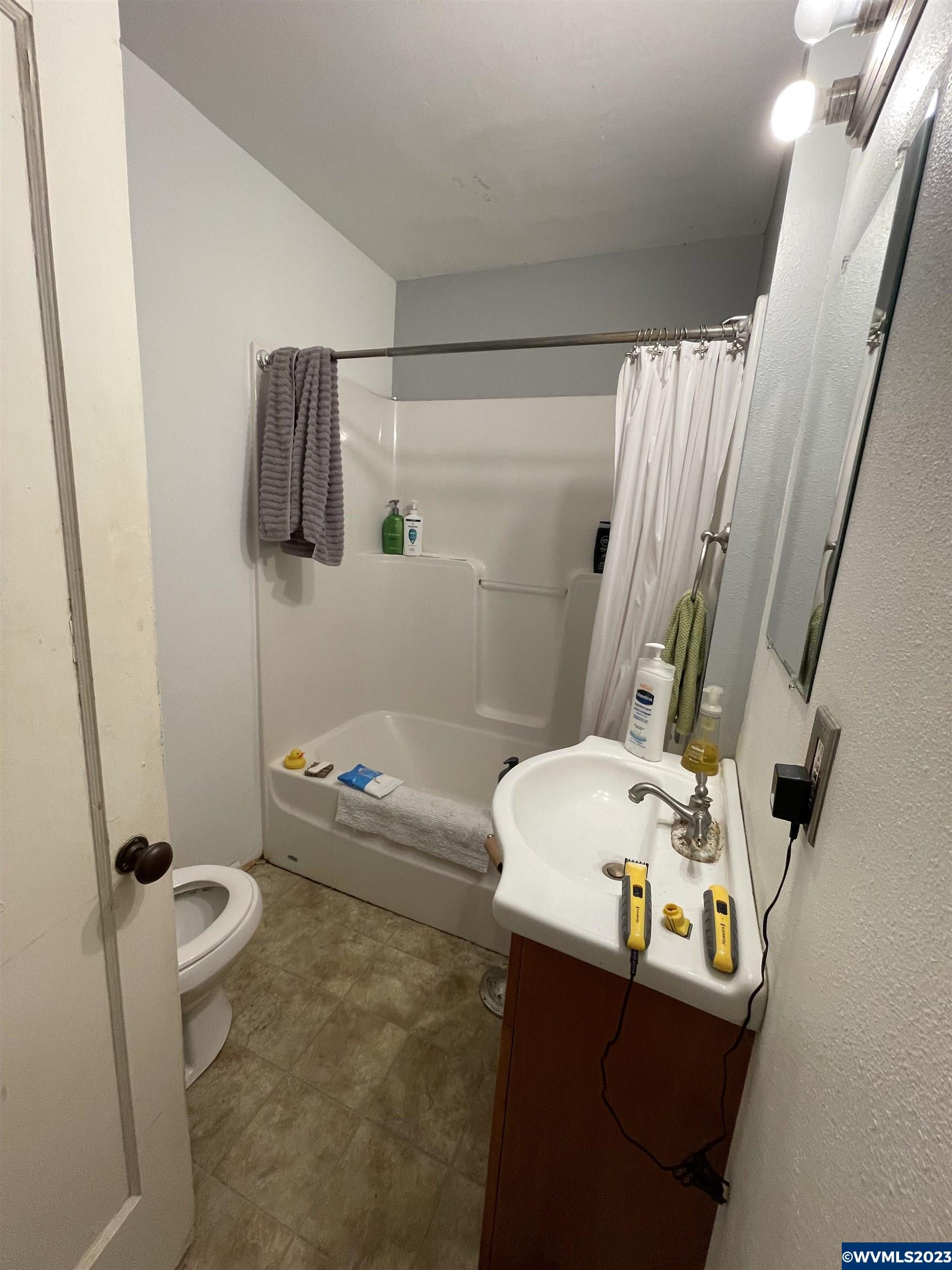 91 West Elmore Street Lebanon, OR 97355 - Photo 12 of 15