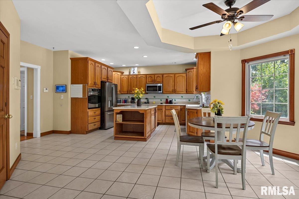2517 Dickens Drive Springfield, IL 62711 - Photo 16 of 66