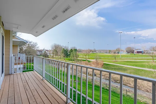 $279,900 | 629 West Streamwood Boulevard, Unit B, Streamwood, IL 60107