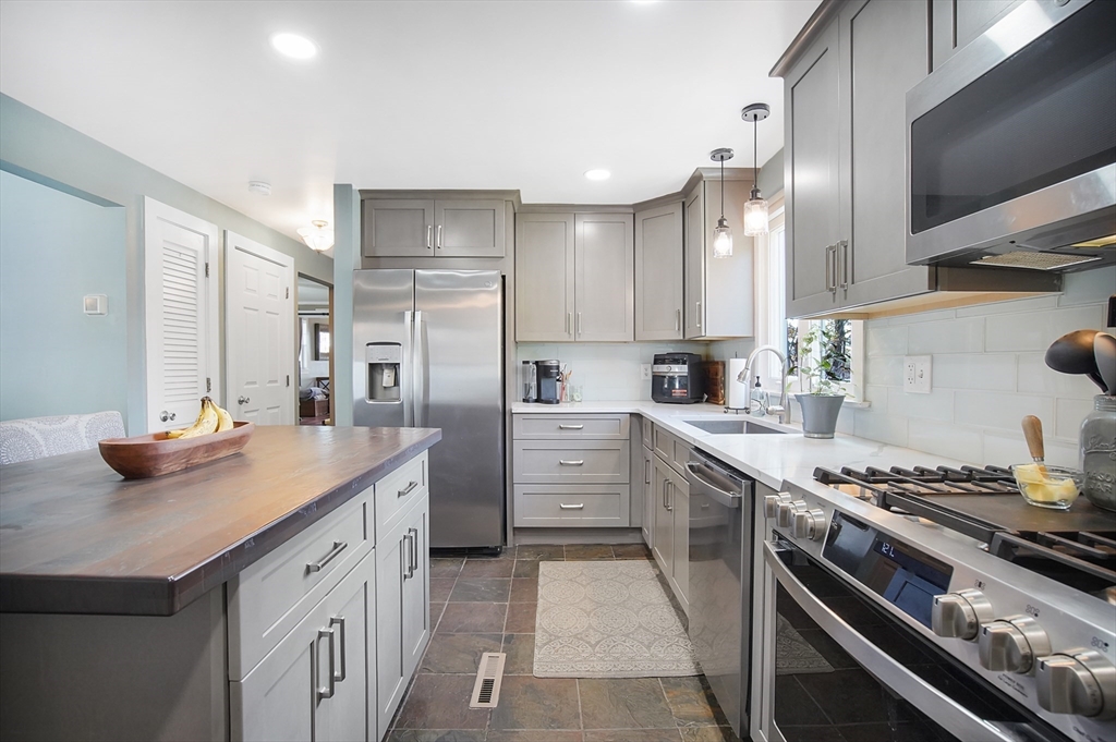 2112 Baptist Hill Road Palmer, MA 01069 - Photo 2 of 42