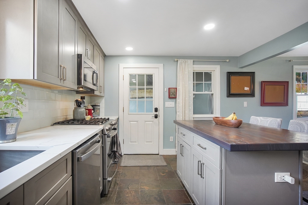 2112 Baptist Hill Road Palmer, MA 01069 - Photo 3 of 42