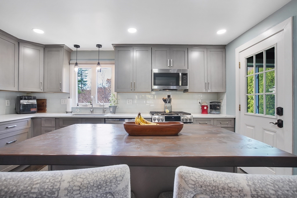 2112 Baptist Hill Road Palmer, MA 01069 - Photo 10 of 42