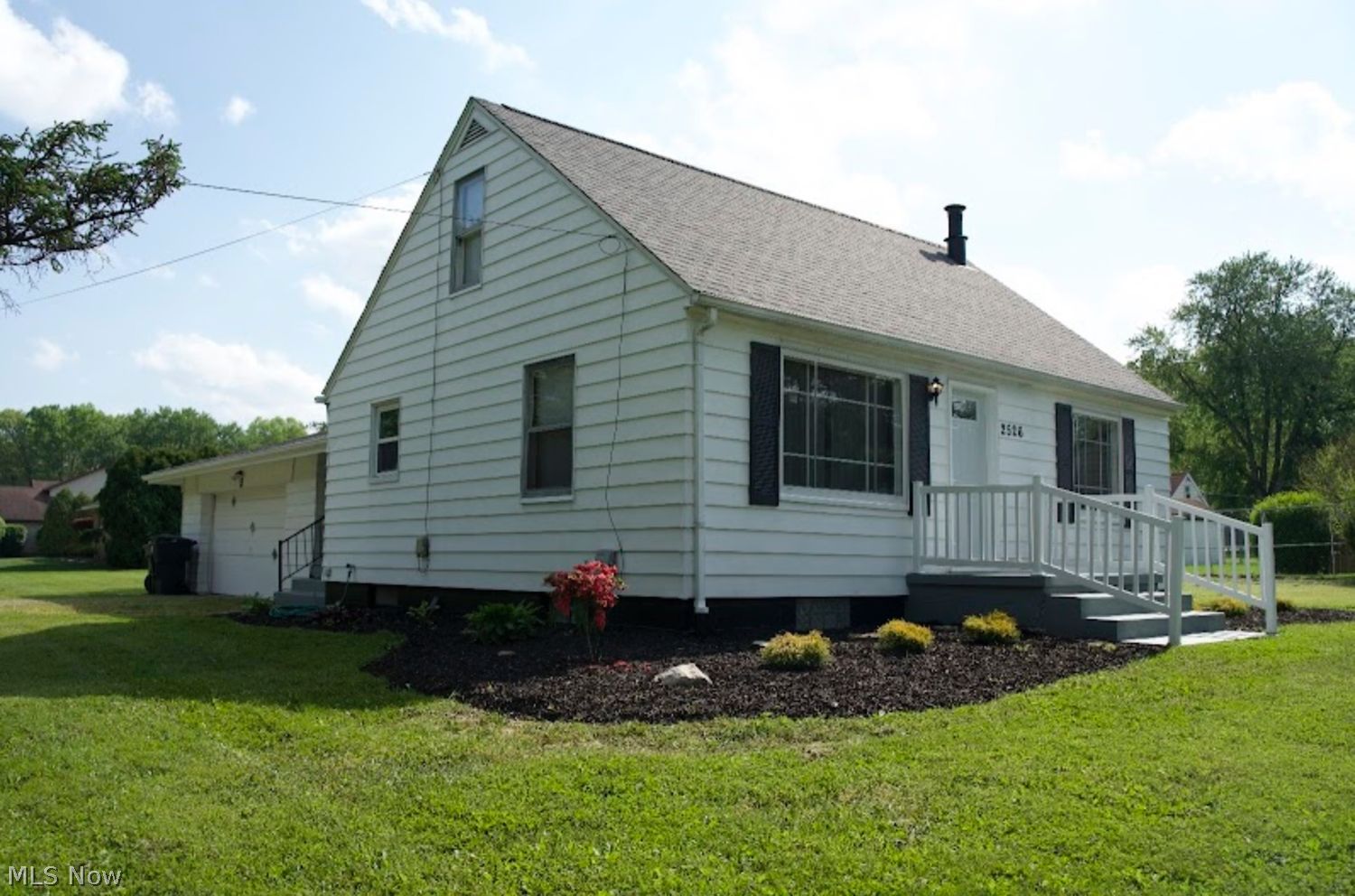 2526 Reeves Road Northeast Warren, OH 44483 - Photo 3 of 24