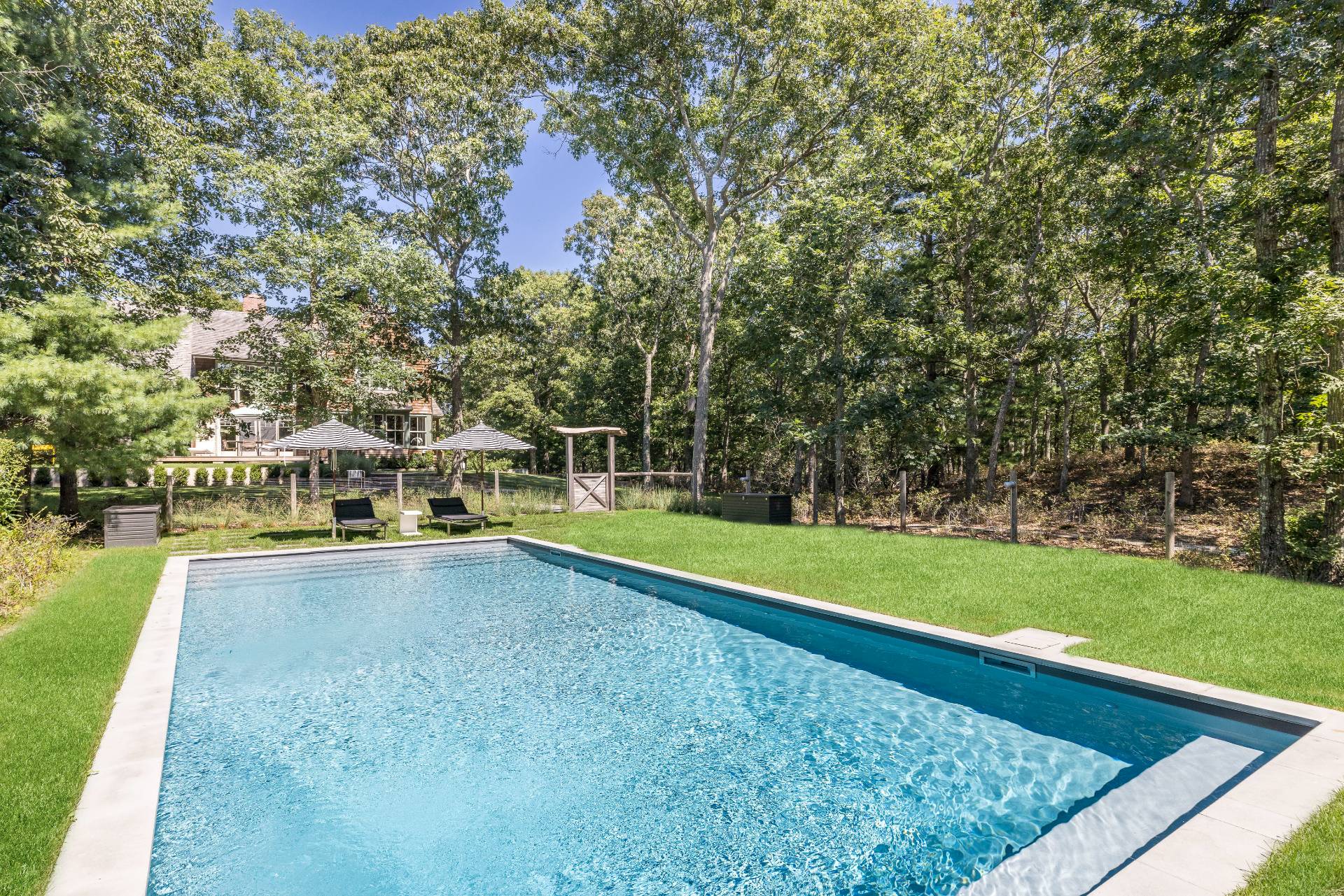 311 Town Line Road Wainscott, NY 11963 - Photo 28 of 34