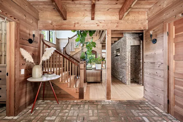 a view of entryway with a front door