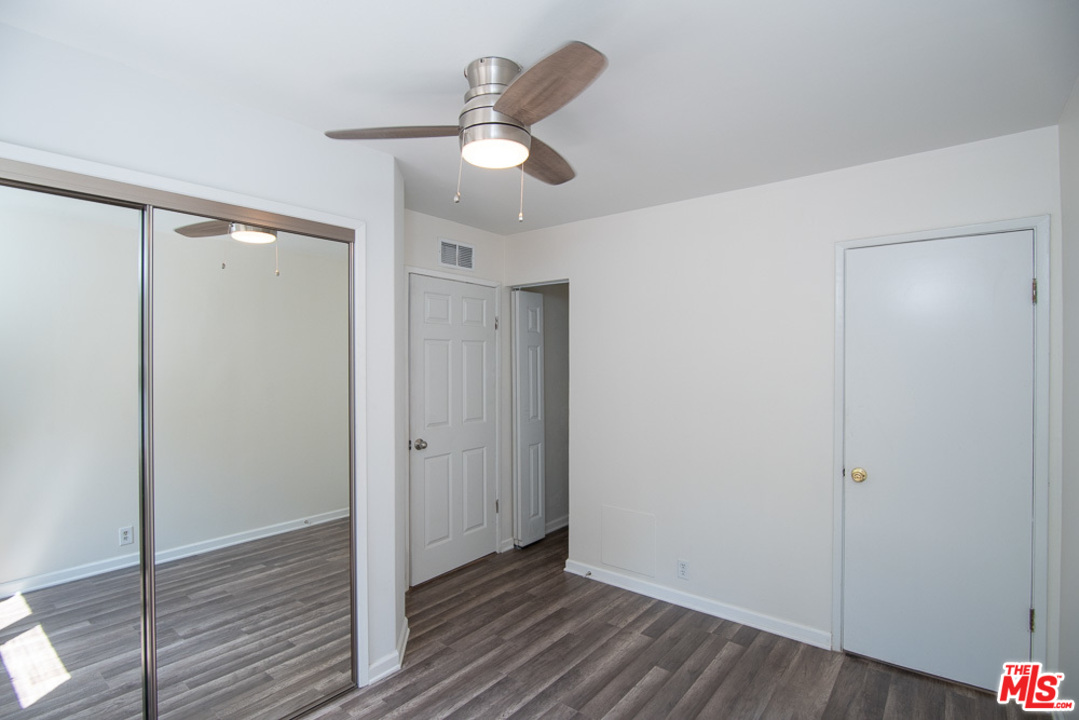 957 Terrace 49 Los Angeles, CA 90042 - Photo 12 of 28