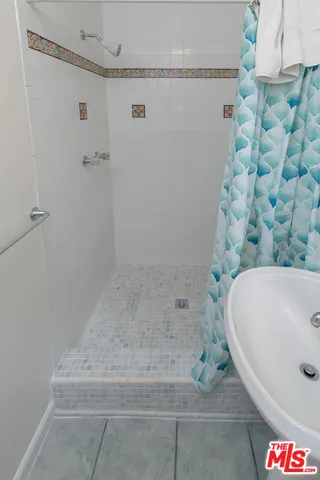 $5,950 | 957 Terrace 49, Los Angeles, CA 90042