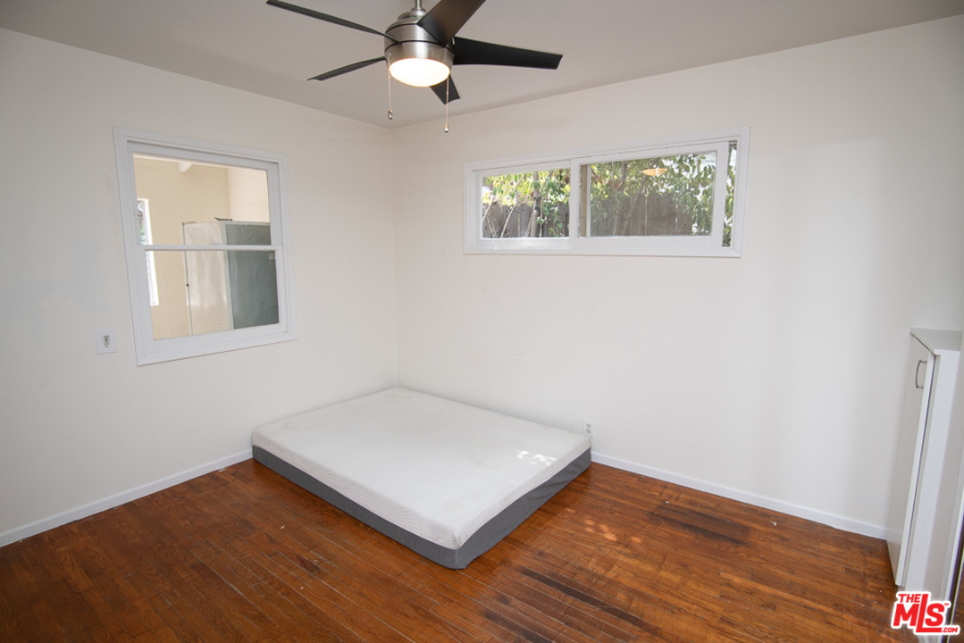 957 Terrace 49 Los Angeles, CA 90042 - Photo 17 of 28