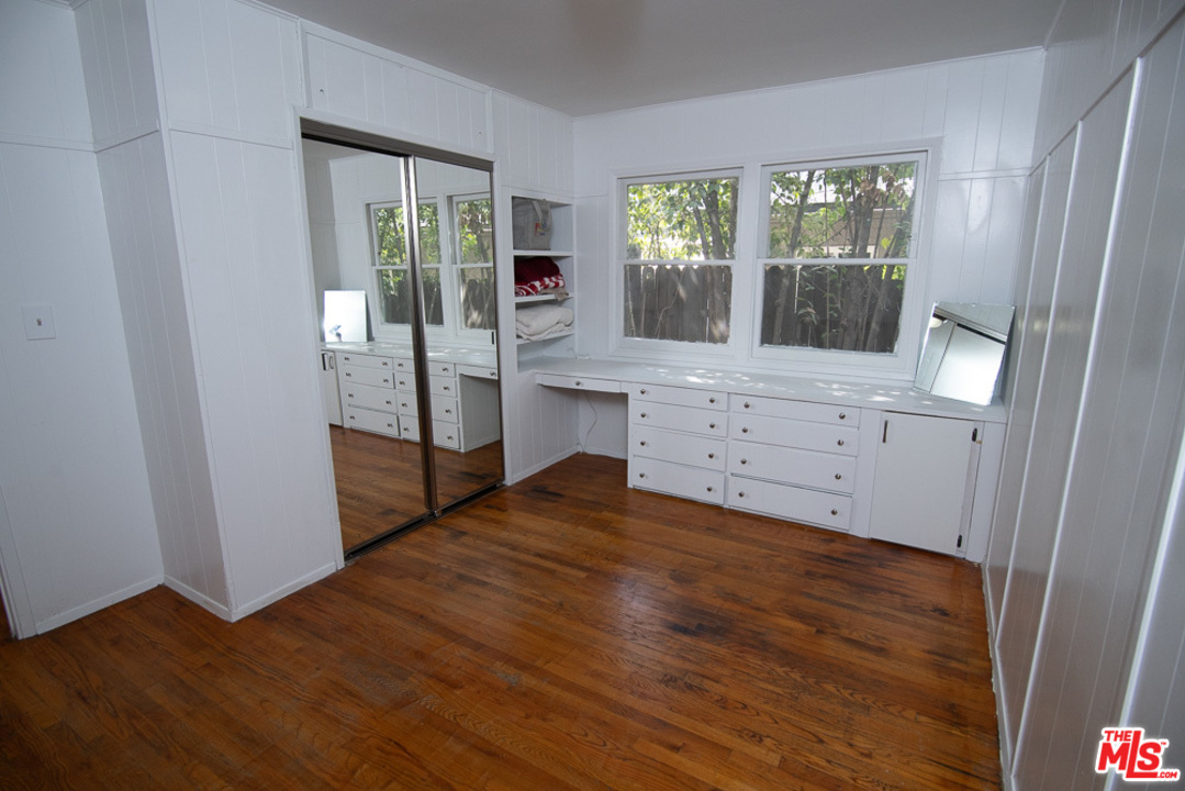 957 Terrace 49 Los Angeles, CA 90042 - Photo 22 of 28