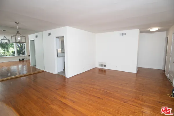 $5,950 | 957 Terrace 49, Los Angeles, CA 90042