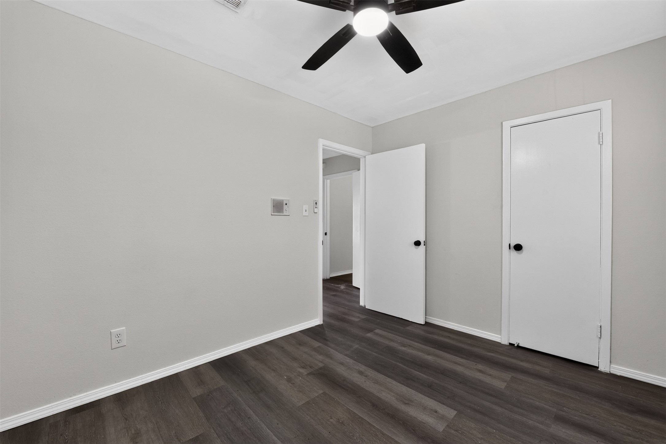 3318 Ripplebrook Drive Houston, TX 77045 - Photo 21 of 38 Gallery Image 21