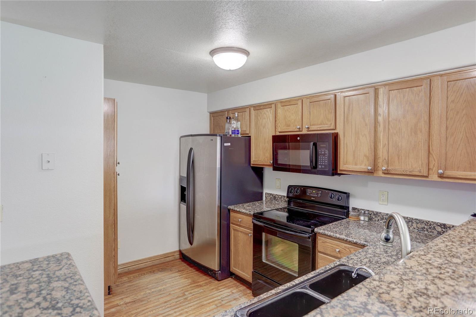 4585 Dillon Street Denver, CO 80239 - Photo 11 of 27