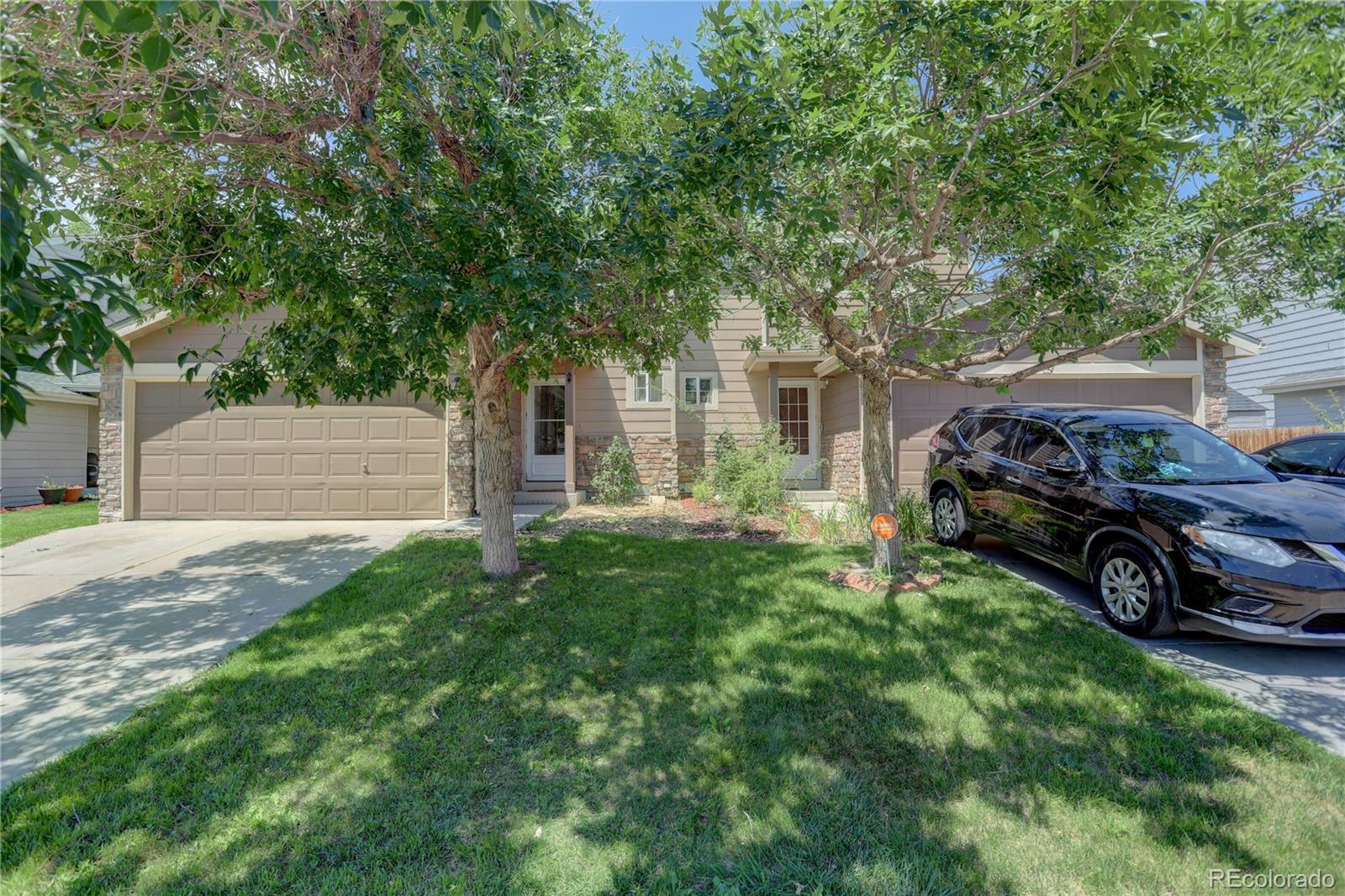 4585 Dillon Street Denver, CO 80239 - Photo 3 of 27