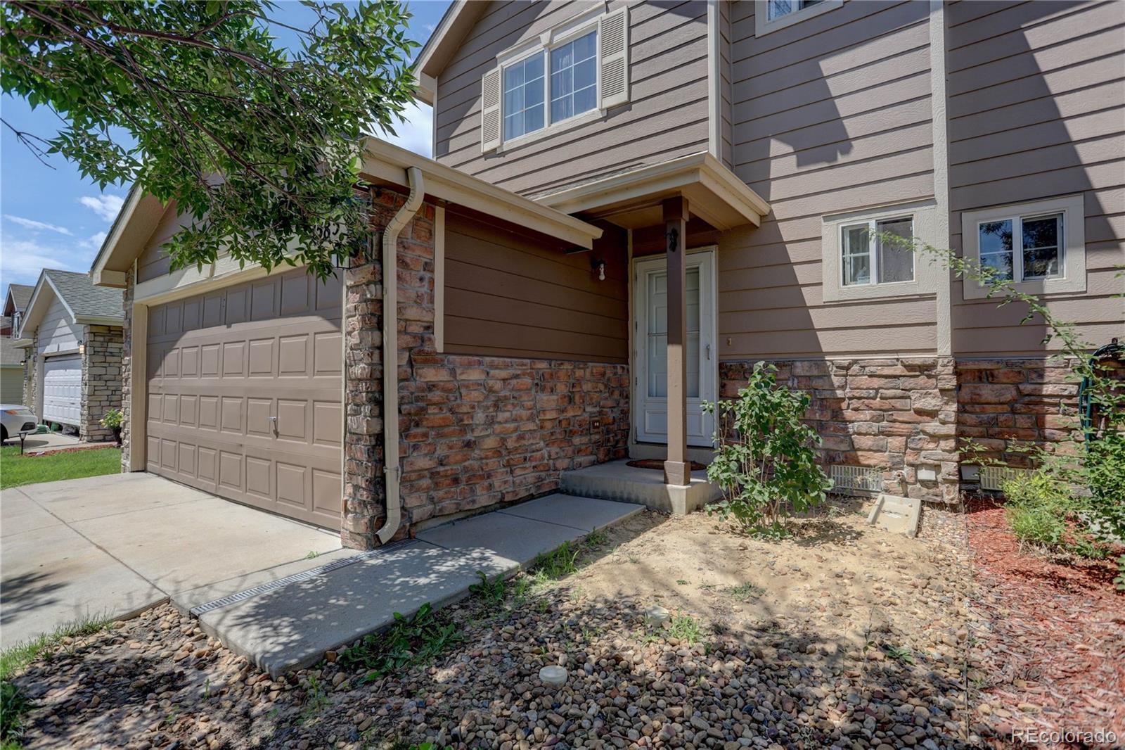 4585 Dillon Street Denver, CO 80239 - Photo 4 of 27