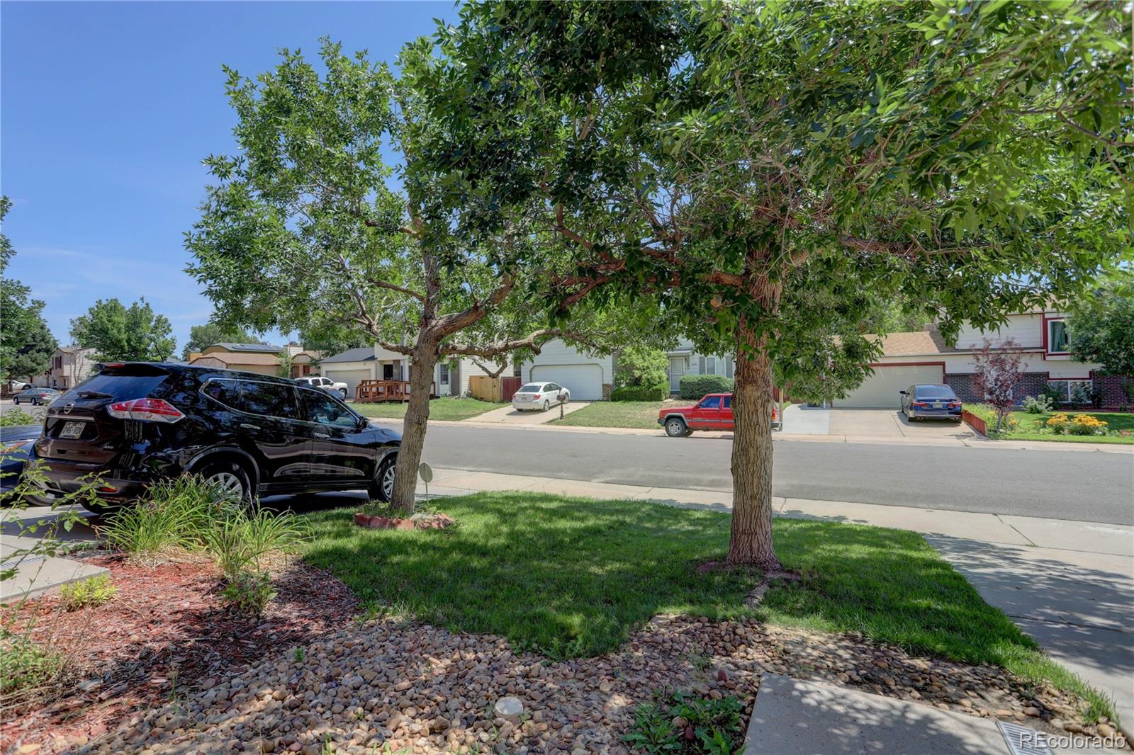 4585 Dillon Street Denver, CO 80239 - Photo 5 of 27