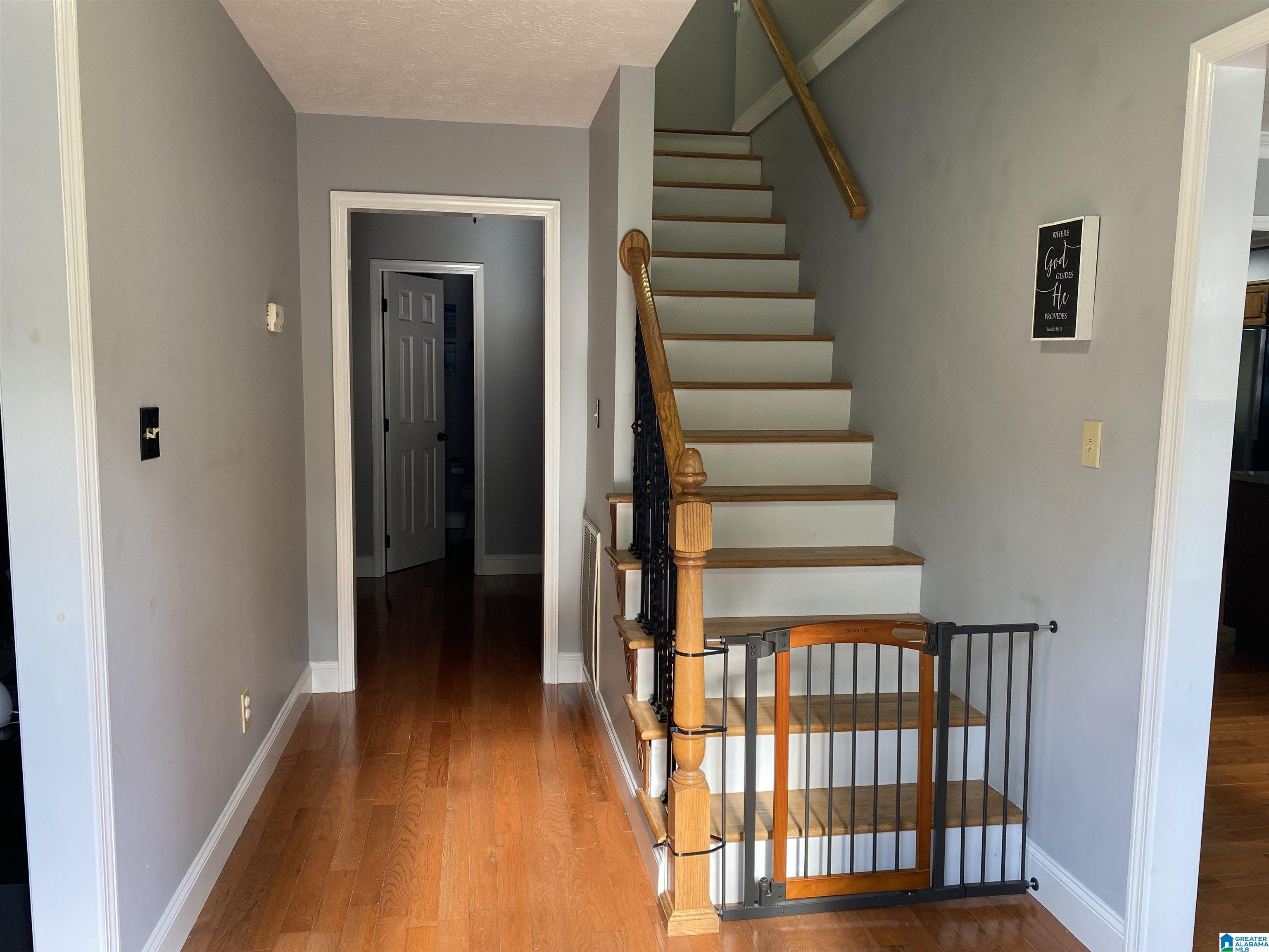 815 Brookhaven Road Anniston, AL 36207 - Photo 2 of 38