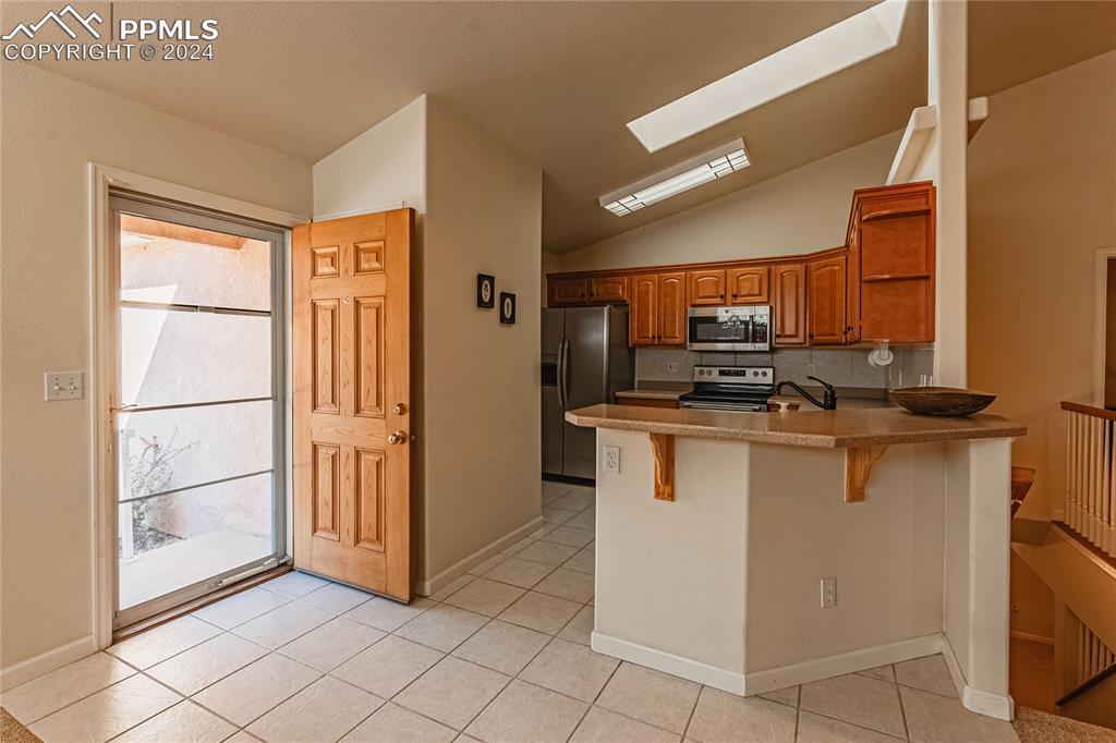 5148 Peak Villa Heights Colorado Springs, CO 80917 - Photo 3 of 45 Entry