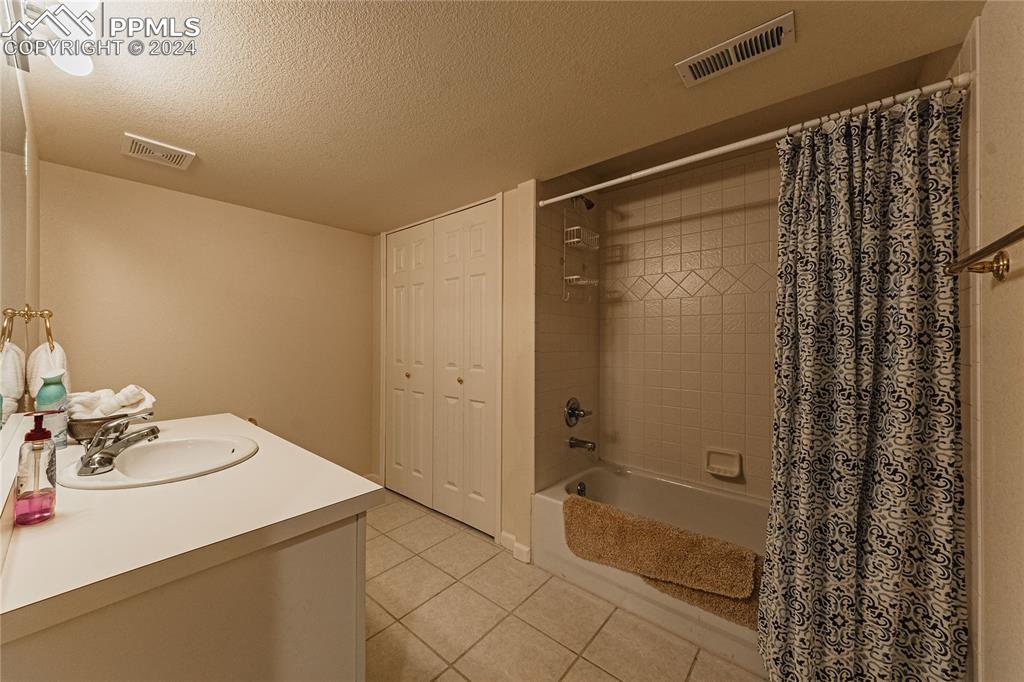 5148 Peak Villa Heights Colorado Springs, CO 80917 - Photo 35 of 45 Basement full bathroom